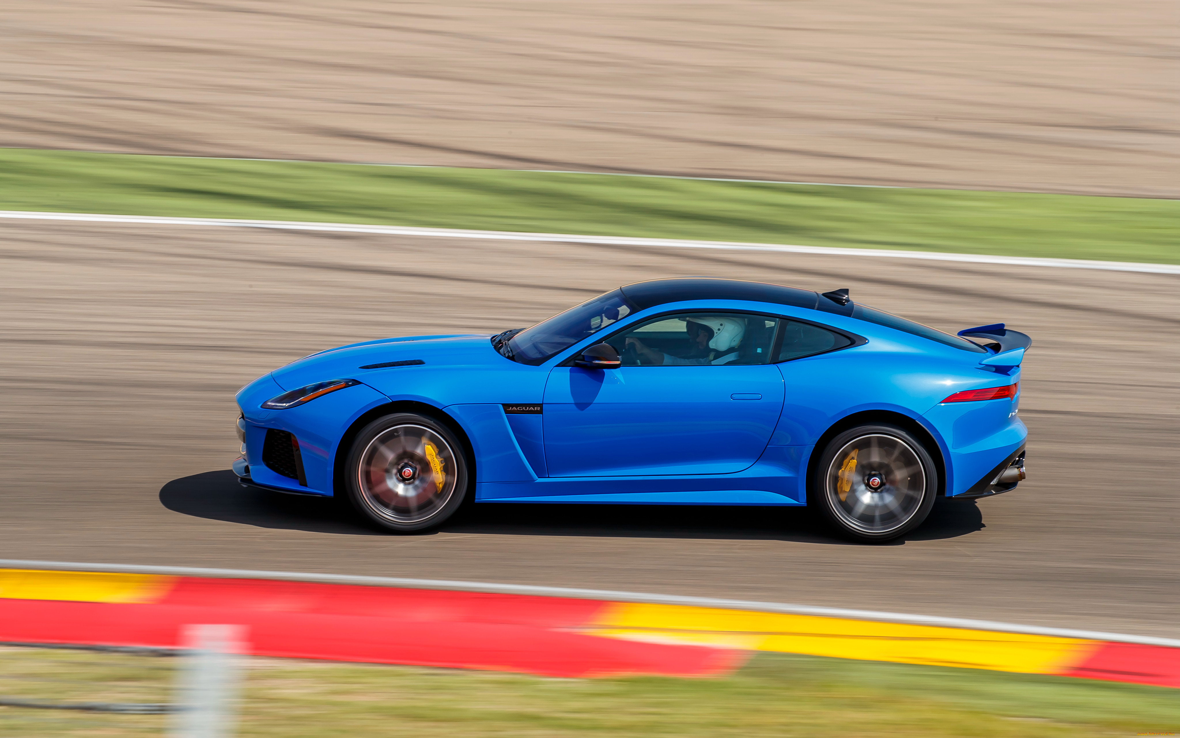 Jaguar f Type SVR 2016